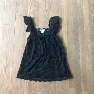 Pinky floral lace tank with flutter sleeves Size S